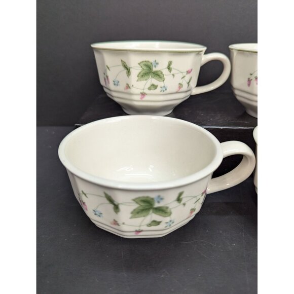 Mount Clemens Pottery 6 Oz Coffee Tea Cups Wild Berry Design Set of 4 - Picture 2 of 8